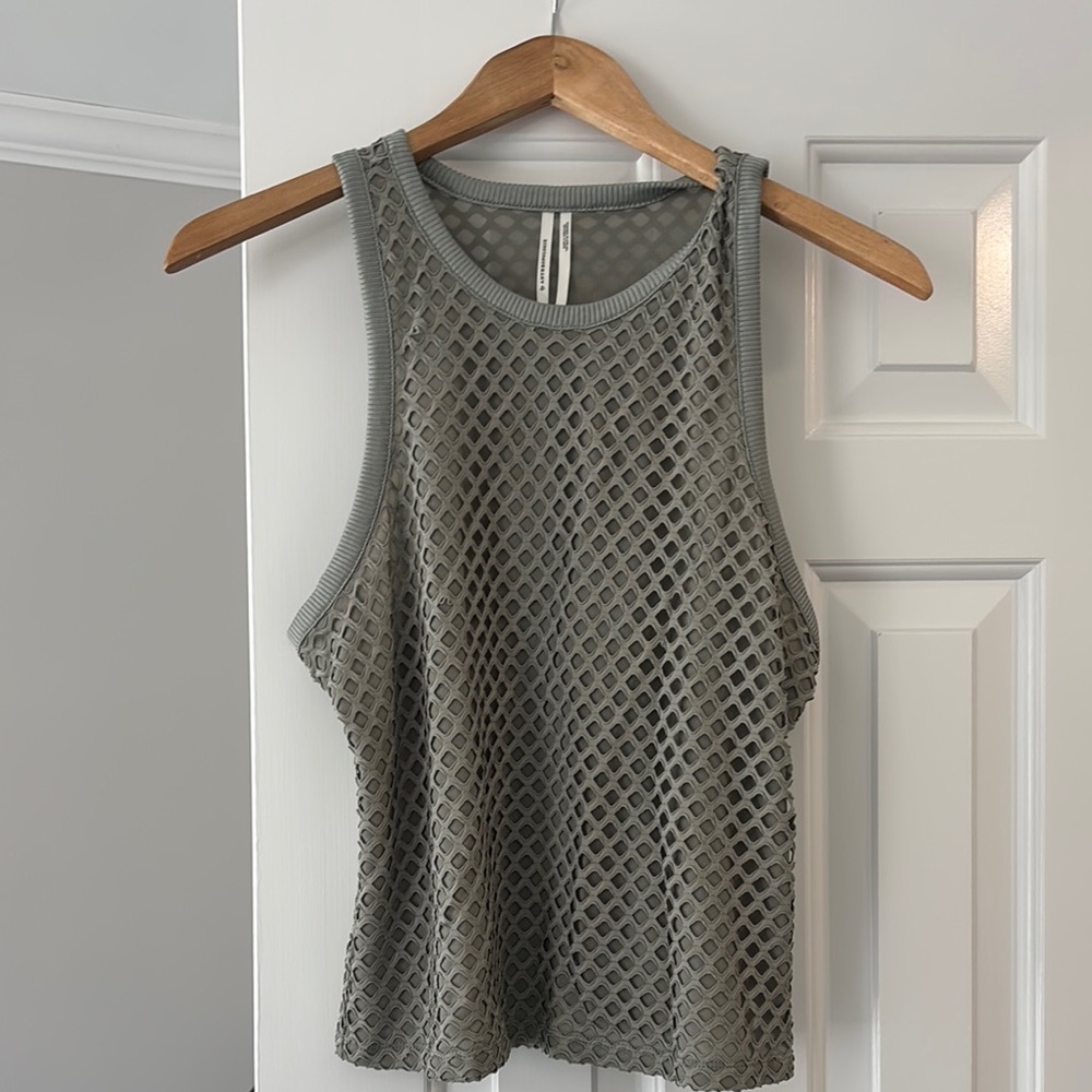 Sleeveless Top in Gray/green